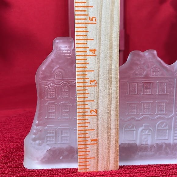 Vintage Foisted Glass House Candle Holder by “CHRISTMAS AROUND THE WORLD” 1989 - Picture 12 of 16